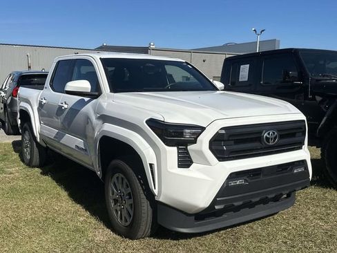 Used 2024 Toyota Tacoma SR5 image 14
