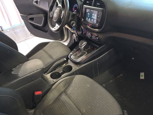 Used 2020 Kia Soul S FWD image 17