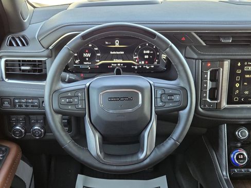Used 2023 GMC Yukon Denali Ultimate w/ LPO, Floor Liner Package AWD/4WD image 20