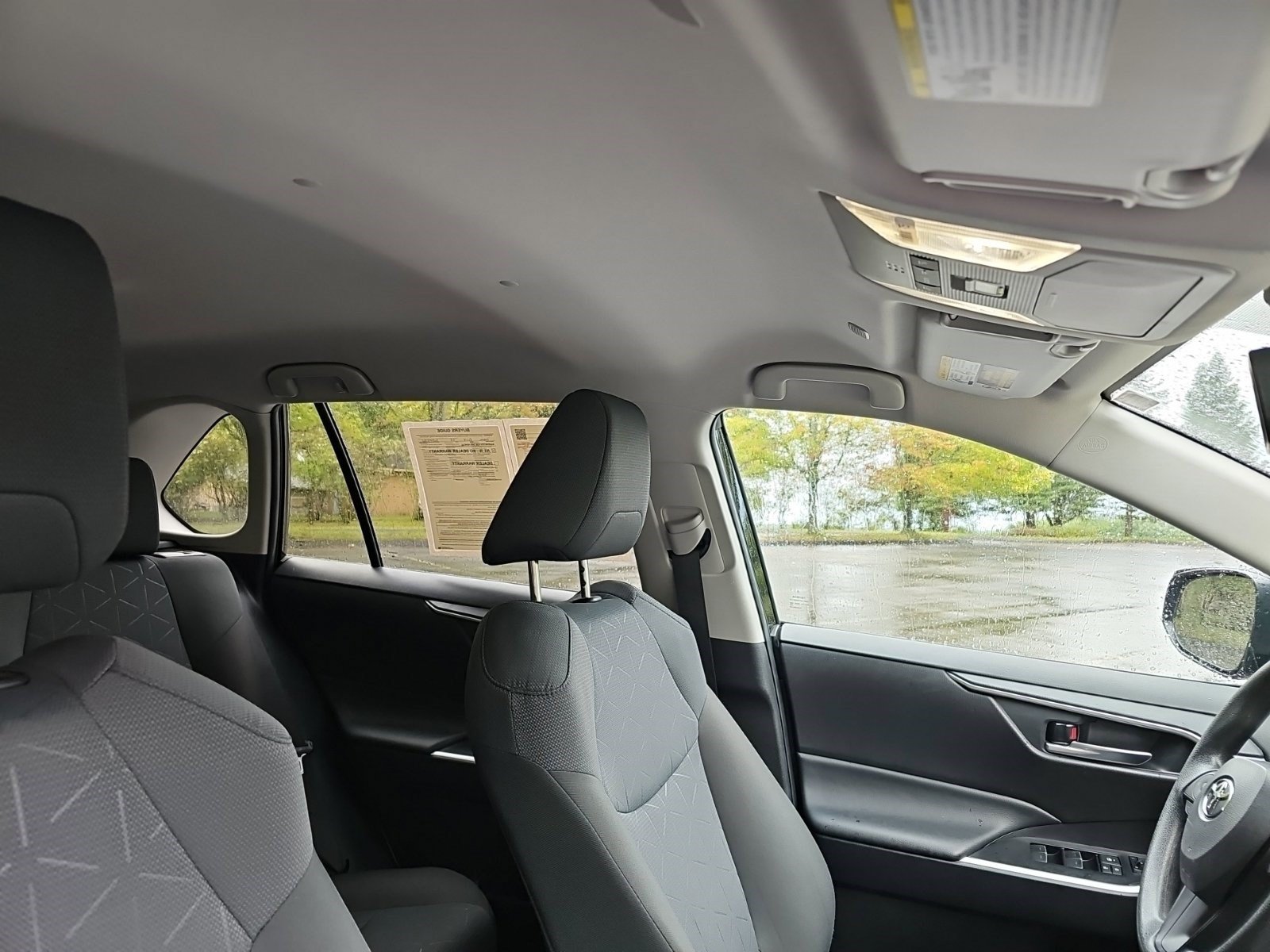 Used 2025 Toyota RAV4 XLE AWD/4WD image 12