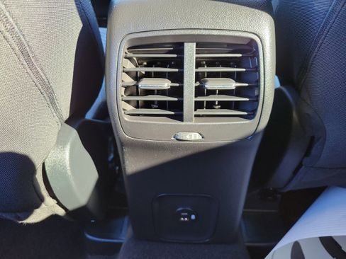 Certified 2022 Ford Escape SE w/ SE Sport Appearance Package image 12