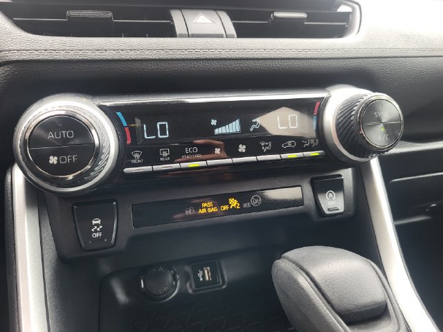 Used 2024 Toyota RAV4 XLE FWD image 18