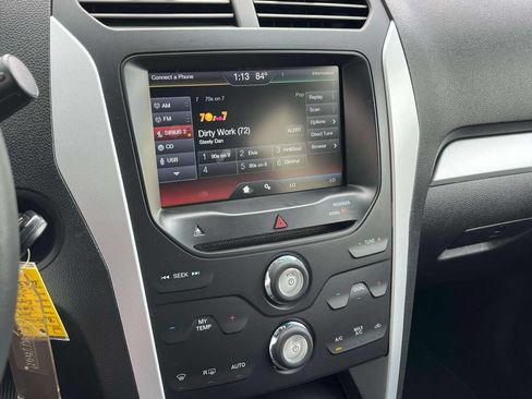Used 2014 Ford Explorer XLT w/ Equipment Group 202A FWD image 31