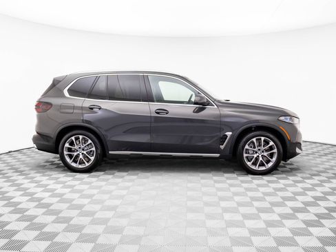 Certified 2026 BMW X5 xDrive50e w/ Executive Package AWD/4WD image 7