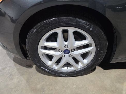Used 2015 Ford Fusion SE FWD image 21