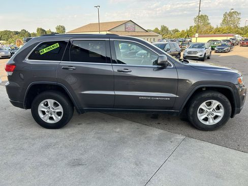 Used 2016 Jeep Grand Cherokee Laredo w/ Quick Order Package 23E AWD/4WD image 4
