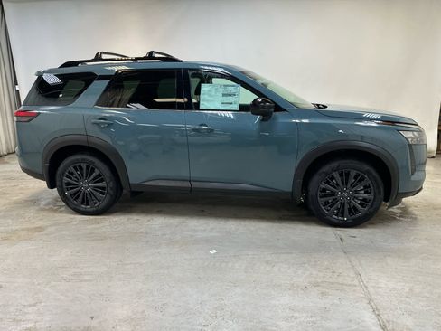 New 2026 Nissan Pathfinder SL image 11