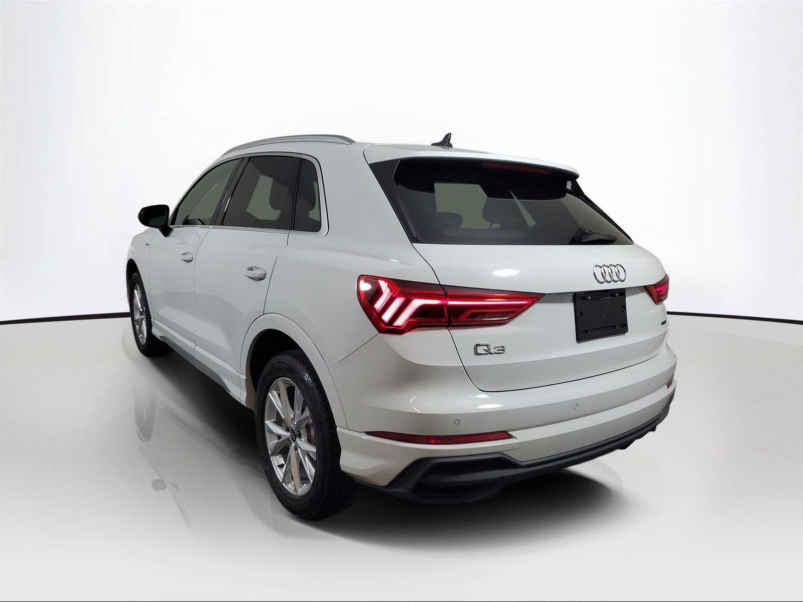 Used 2024 Audi Q3 2.0T Premium AWD/4WD image 4