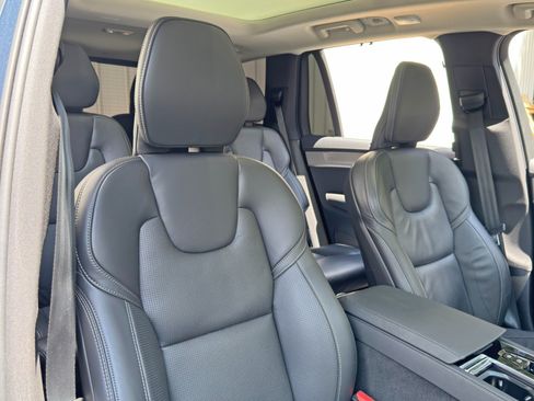 Used 2025 Volvo XC90 B5 Ultra w/ Protection Package Premier AWD/4WD image 42
