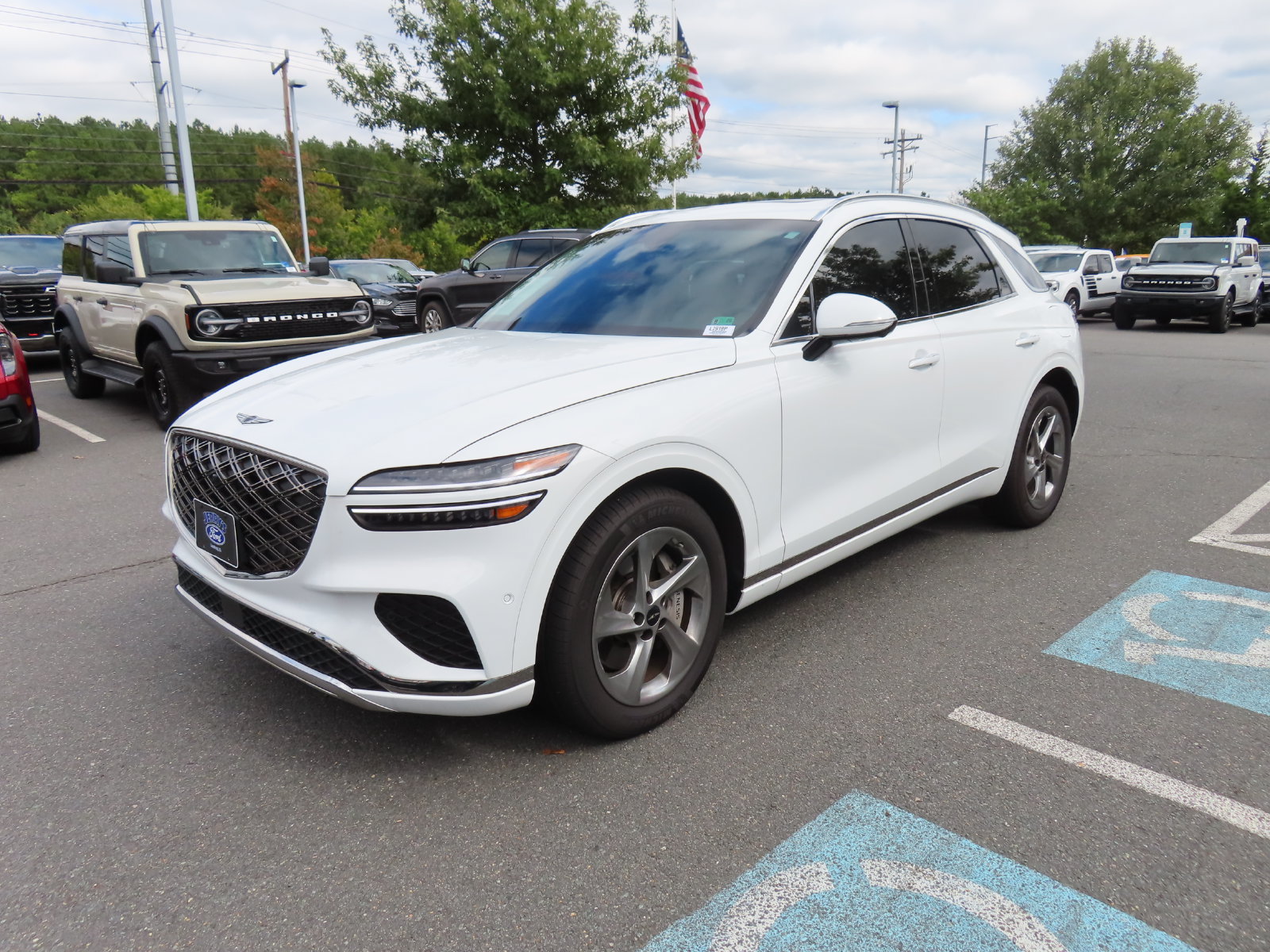 Used 2026 Genesis GV70 2.5T Advanced AWD/4WD image 3