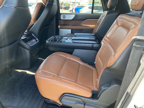 Used 2018 Lincoln Navigator L Reserve w/ Technology Package AWD/4WD image 20
