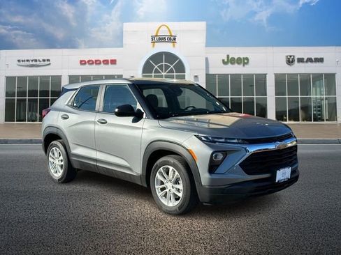 Used 2024 Chevrolet TrailBlazer LS image 1