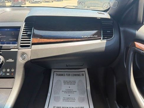 Used 2018 Ford Taurus Limited FWD image 21