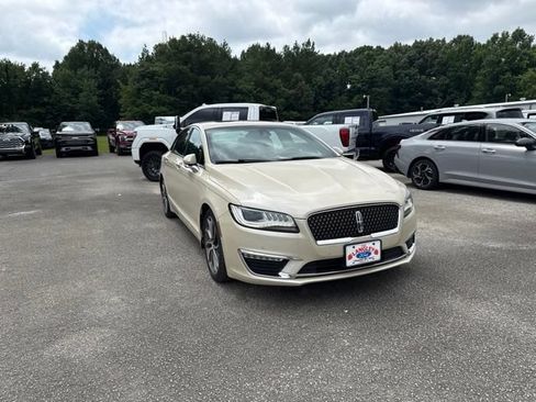 Used 2018 Lincoln MKZ Select w/ Technology Package AWD/4WD image 9
