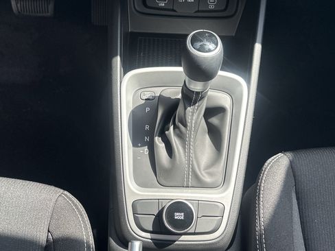 New 2025 Hyundai Venue SEL image 16