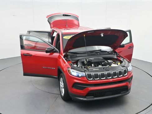 Used 2023 Jeep Compass Sport image 40