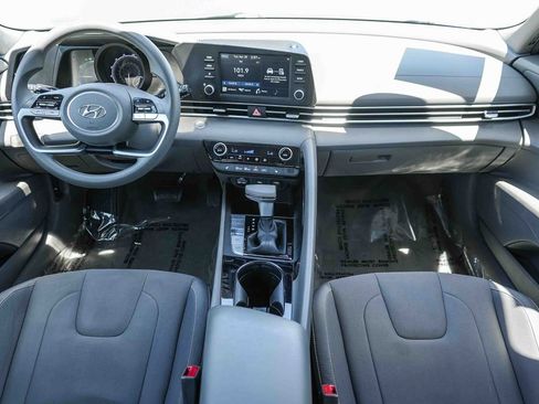 Used 2022 Hyundai Elantra Blue FWD image 14