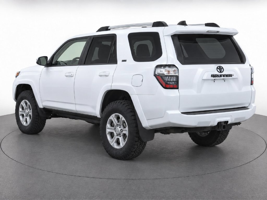 Used 2019 Toyota 4Runner SR5 AWD/4WD image 3