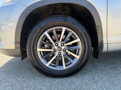 Used 2018 Toyota Highlander XLE image 10