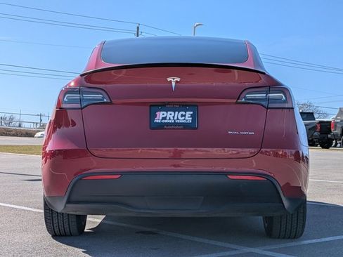 Used 2022 Tesla Model Y Long Range image 6
