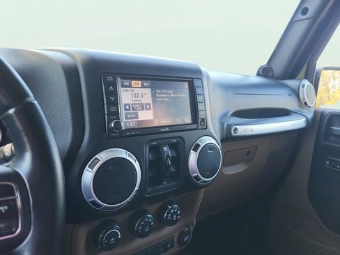 Used 2012 Jeep Wrangler Unlimited Sahara w/ Dual Top Group image 33