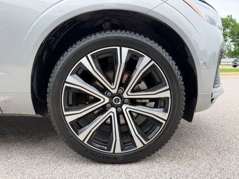 Certified 2023 Volvo XC60 B5 Ultimate AWD/4WD image 9