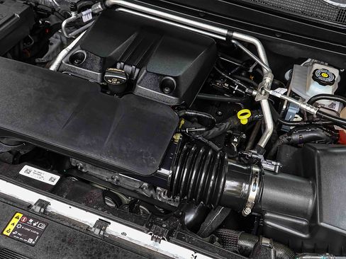 Used 2024 Chevrolet Colorado ZR2 w/ ZR2 Bison Edition image 32