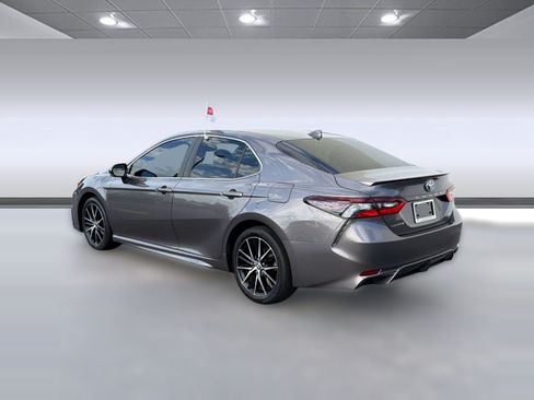 Used 2023 Toyota Camry SE w/ Convenience Package FWD image 3