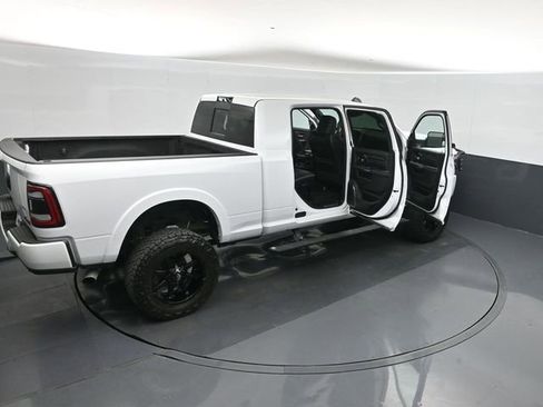Used 2022 RAM 2500 Limited AWD/4WD image 32