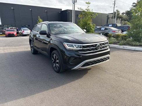Used 2023 Volkswagen Atlas Cross Sport SE AWD/4WD image 1
