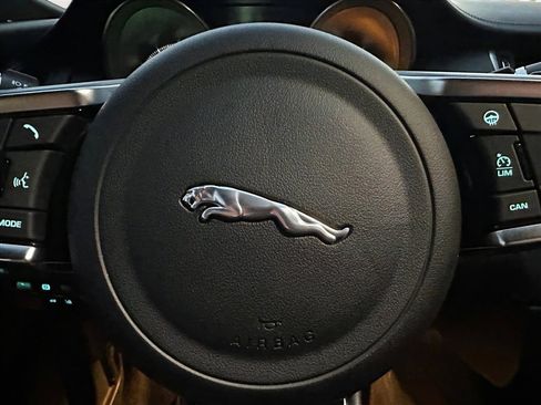 Used 2020 Jaguar E-PACE R-Dynamic S image 14