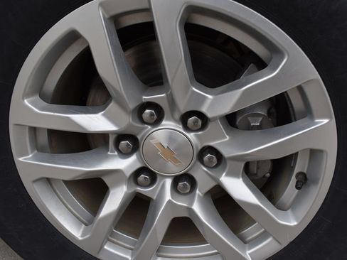 Used 2023 Chevrolet Tahoe LT AWD/4WD image 9
