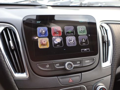 Used 2018 Chevrolet Malibu LT image 20