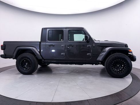Used 2021 Jeep Gladiator Sport AWD/4WD image 40