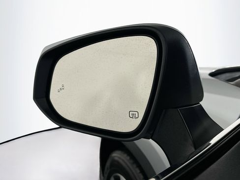 Used 2023 Toyota Highlander XLE image 16