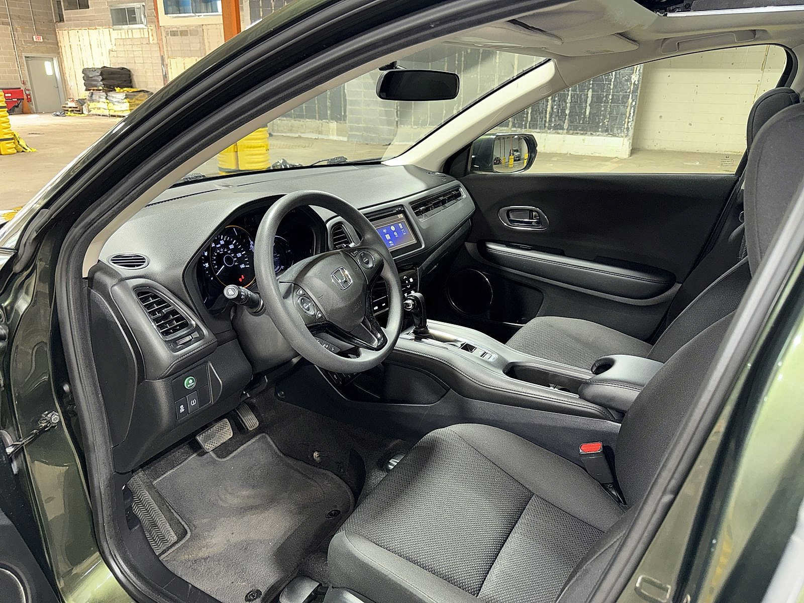 Used 2018 Honda HR-V EX image 27