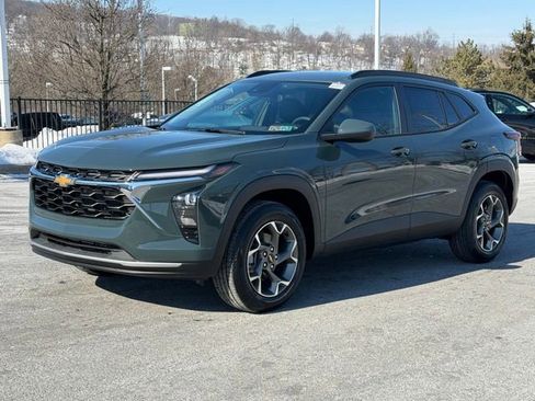 New 2026 Chevrolet Trax LT w/ Driver Confidence Package image 9