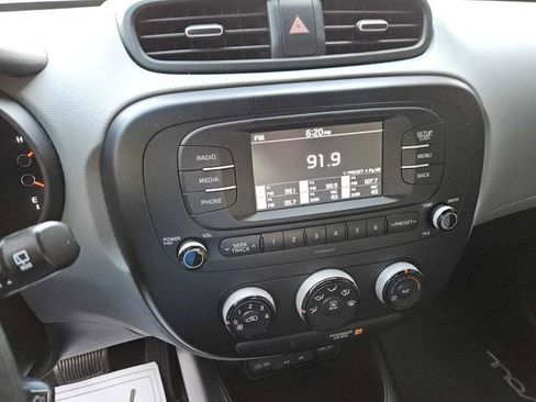Used 2018 Kia Soul ! image 18
