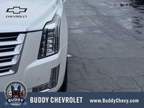 Used 2020 Cadillac Escalade ESV Platinum AWD/4WD image 10
