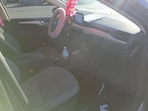 Used 2020 Ford Escape SE image 24