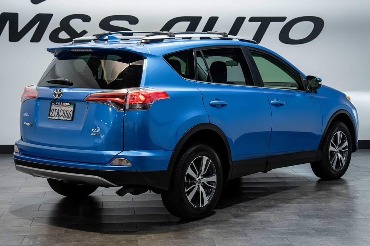 Used 2017 Toyota RAV4 XLE w/ Plus Special Value Package AWD/4WD image 4