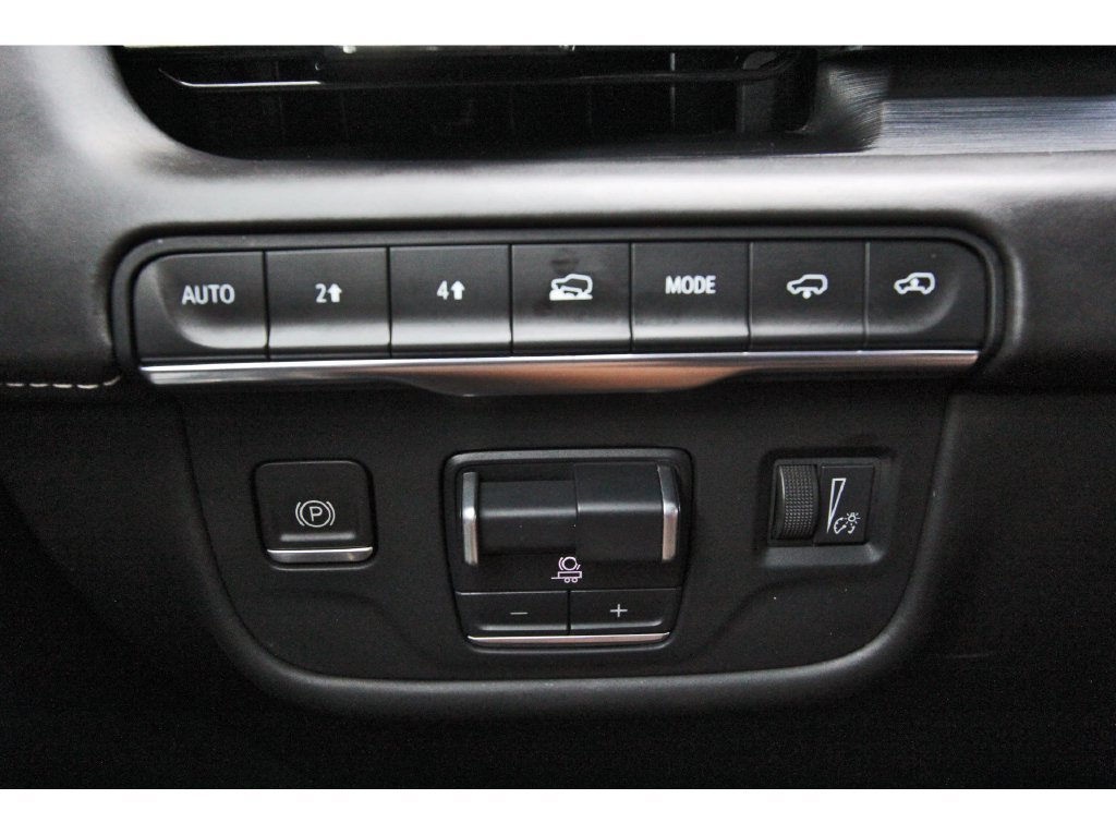 Certified 2023 Cadillac Escalade Sport Platinum w/ LPO, ONYX Package AWD/4WD image 20