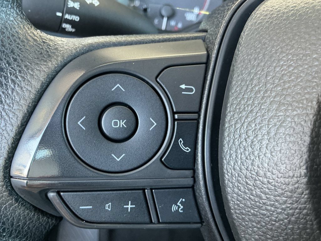 Used 2025 Toyota Corolla LE FWD image 21