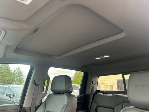 Used 2022 GMC Sierra 1500 Denali w/ Denali Reserve Package AWD/4WD image 30