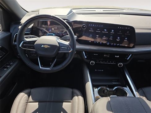 New 2025 Chevrolet Suburban High Country image 10