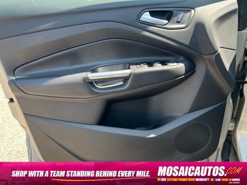Used 2017 Ford Escape SE FWD image 9