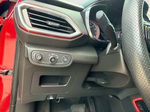 Used 2022 Chevrolet TrailBlazer RS w/ Sun and Liftgate Package FWD image 31
