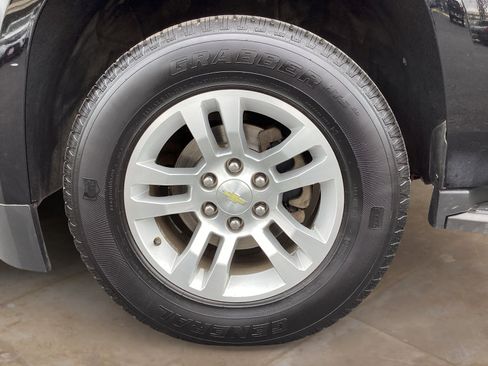 Used 2015 Chevrolet Suburban LT AWD/4WD image 34