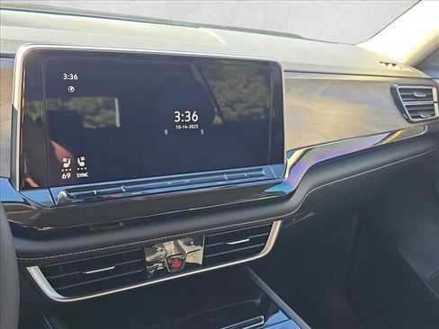 New 2026 Volkswagen Atlas SE image 12