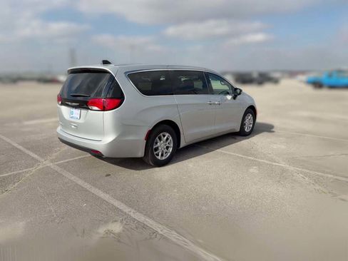New 2026 Chrysler Voyager LX image 12
